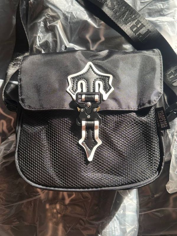 Сумка TRAPSTAR через плечо Сумка TRAPSTAR через плечо