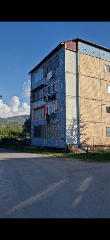 Продаю свою 1 /2/4 квартиру в центре поселка Чарвак Продаю свою 1 /2/4 квартиру в центре поселка Чарвак