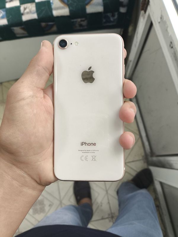 iPhone 8 tiniq . iPhone 8 tiniq .