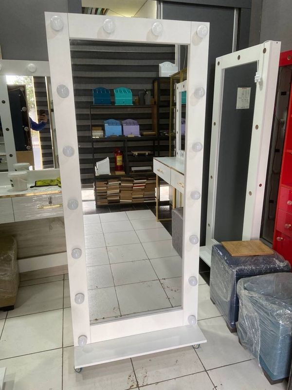 Salon uchun mebil zerkaloled Salon uchun mebil zerkaloled