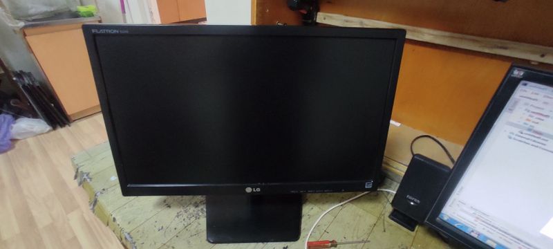 Monitor LG flatron e2242