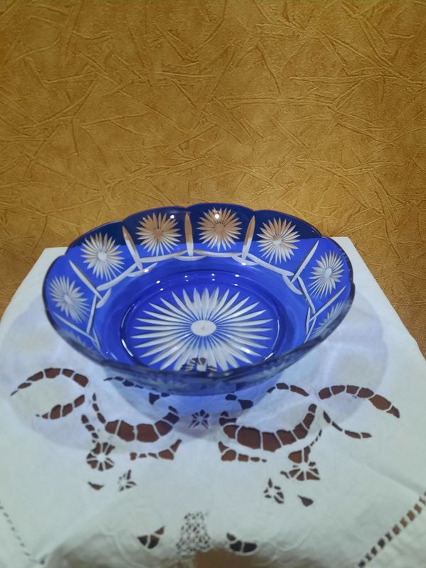 Красивая фруктовница, ЛЗХС, кобальтовый хрусталь. В отличном состояни