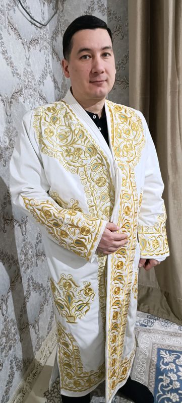 продаётся мужской Зар чапан продаётся мужской Зар чапан
