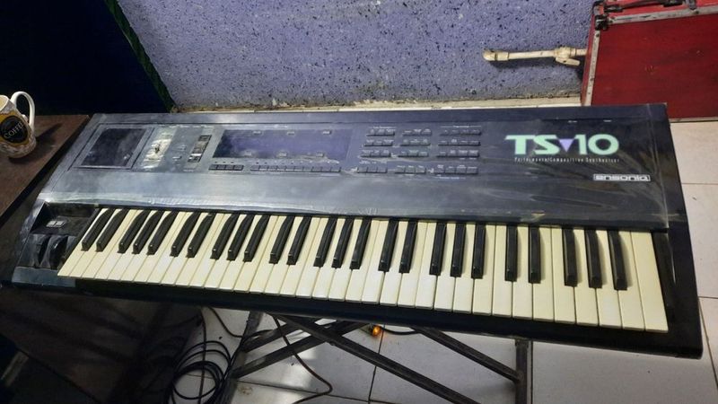 Ensoniq ts 10 sotiladi arzon