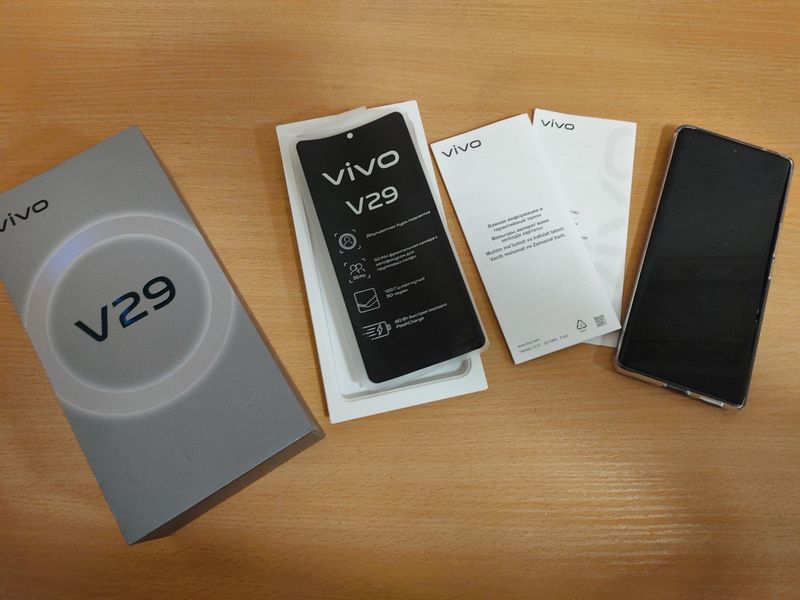 Vivo V29 5G 12+8/256 гб