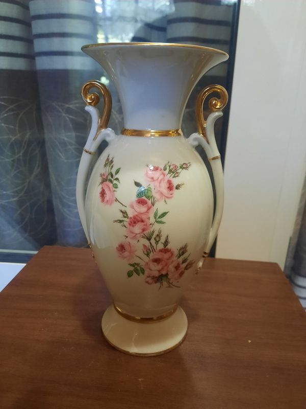 Очень красивая фарфоровая ваза, Ленинградский опытный завод ( ЛОЗ), кл