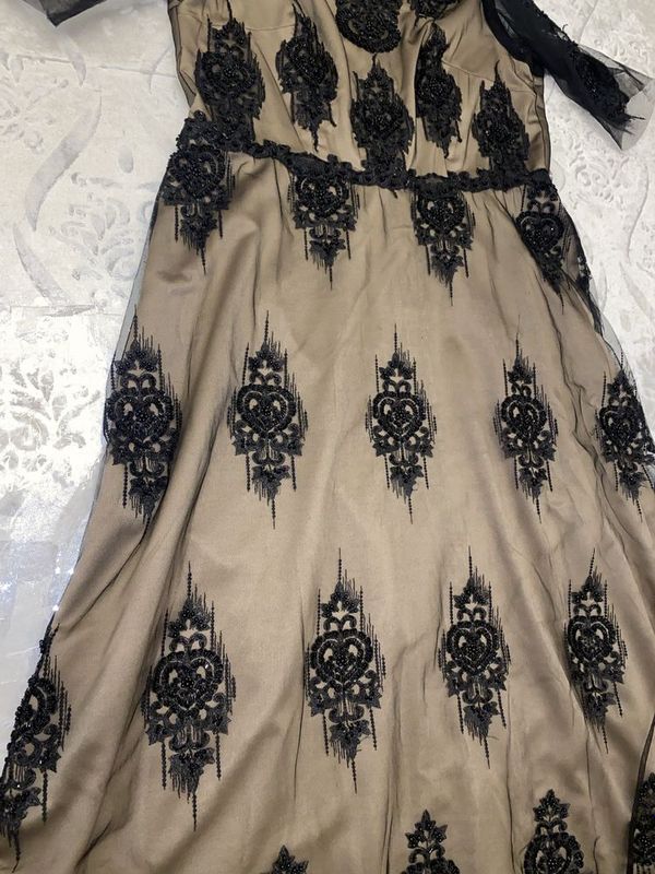 To’y marosimlar uchun ko’ylak L Xl razmerga to’g’ri keladi