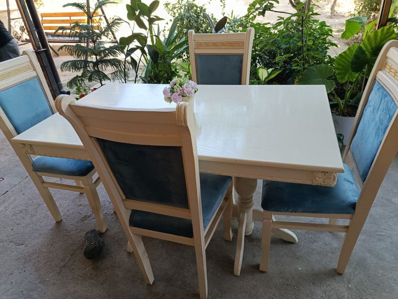 Stol stul 4 tali stul stol sotiladi ideal holatda