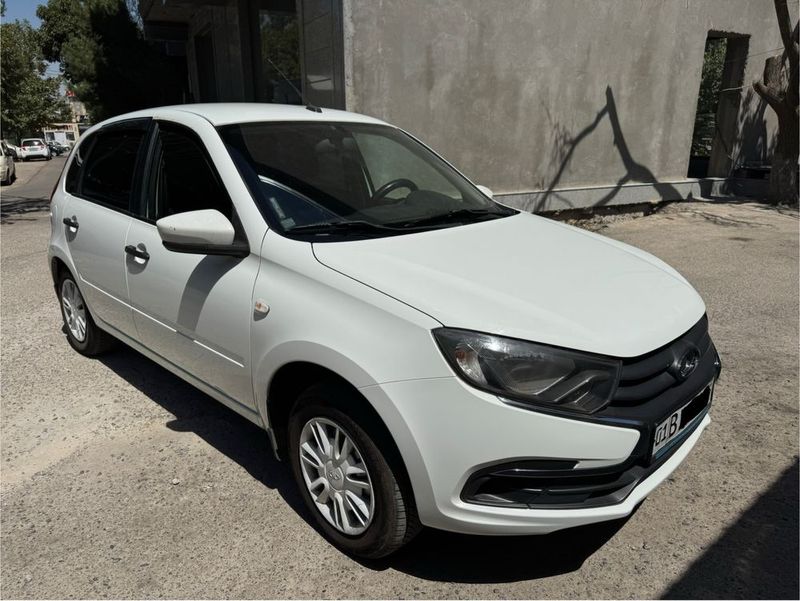 Lada Granta 2019год не бита, не крашенна