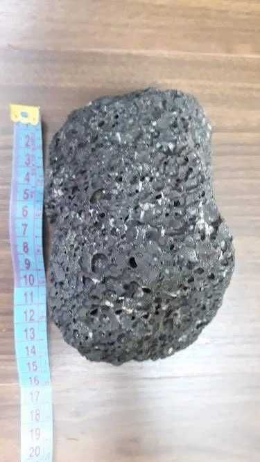 Большой камень из настоящей вулканической лавы для аквариума, декора Большой камень из настоящей вулканической лавы для аквариума, декора