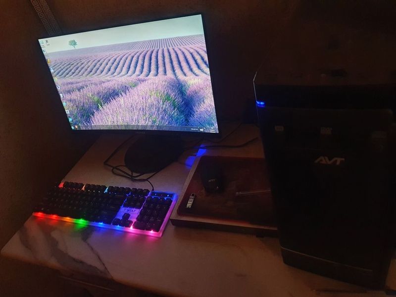 INTEL CORE 5 3 avlod DDr 4 8g azu video karta 2gb ssd 128gb hdd 300gb