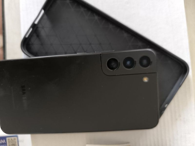 Samsung s 22+ xotirasi 8+256