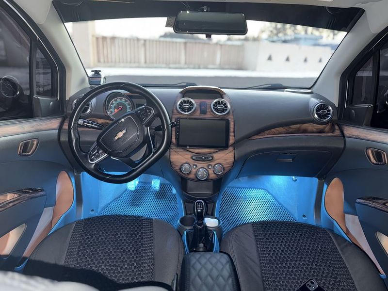 Porche rul sotiladi ideal Porche rul sotiladi ideal