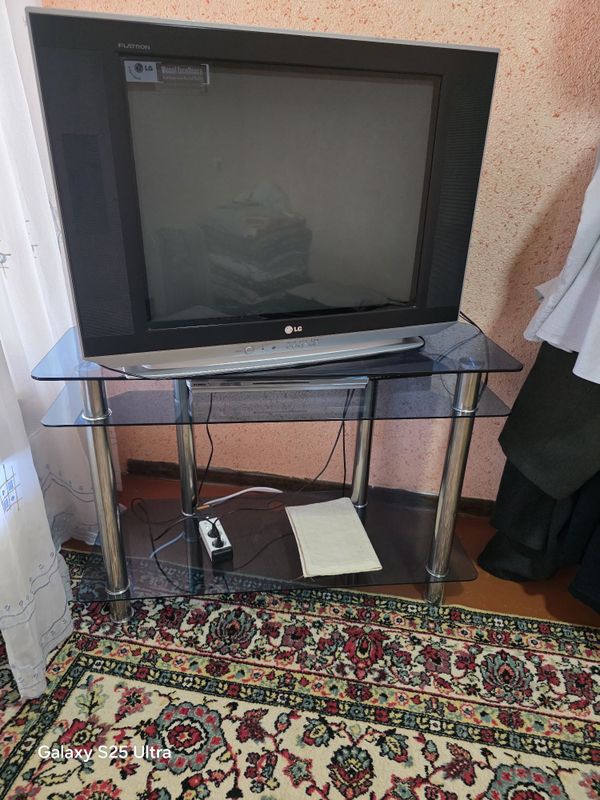 B/U televizor sotiladi