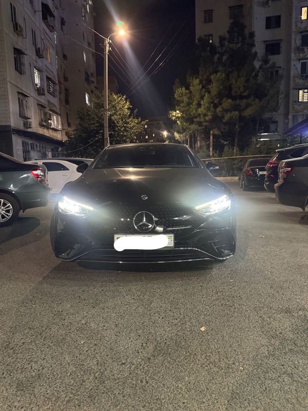 Mercedes Benz EQE 350 Mercedes Benz EQE 350