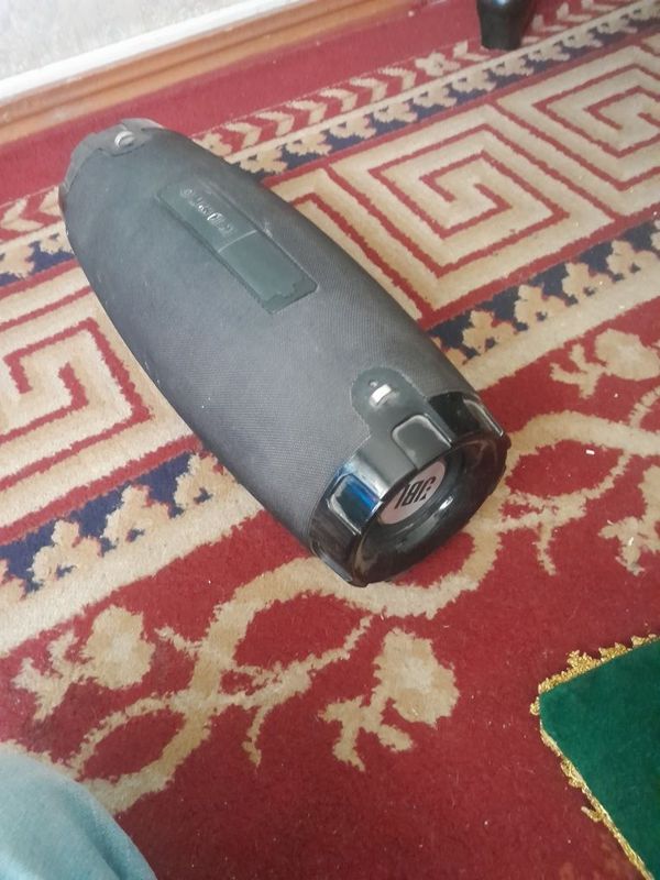 Продаётся колонка JBL