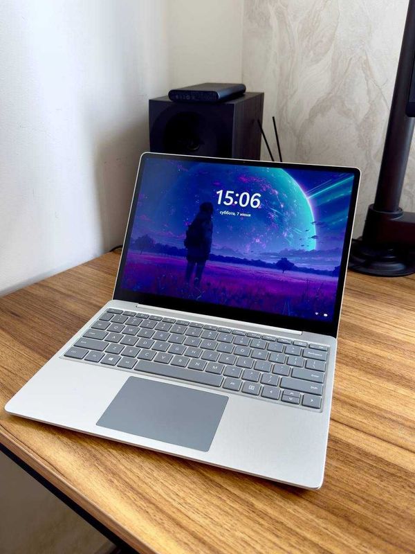 Microsoft Surface GO 256/16GB Microsoft Surface GO 256/16GB