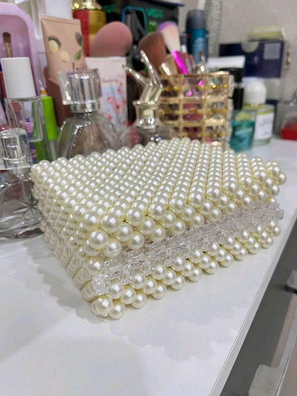 shkatulka eni 20sm buyi 15sm qõl mehnati shkatulka eni 20sm buyi 15sm qõl mehnati