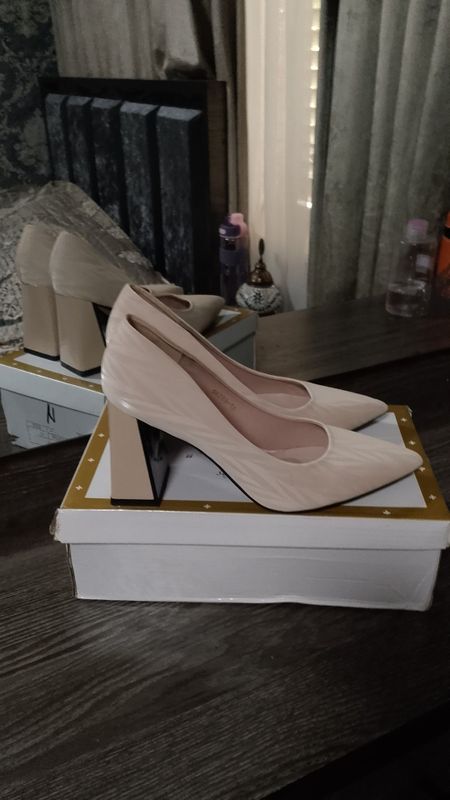 Туфли ,, Monika Moda " Туфли ,, Monika Moda "