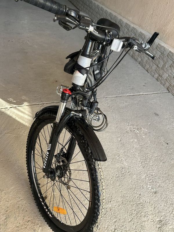 Velosiped sotiladi Velosiped sotiladi