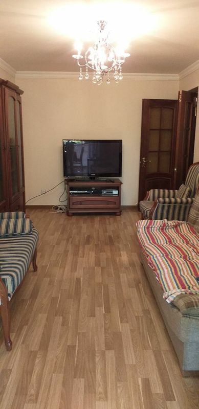 срочно сдаётся квартира метро Буюк Ипак Йули 3-комната евро ремонт