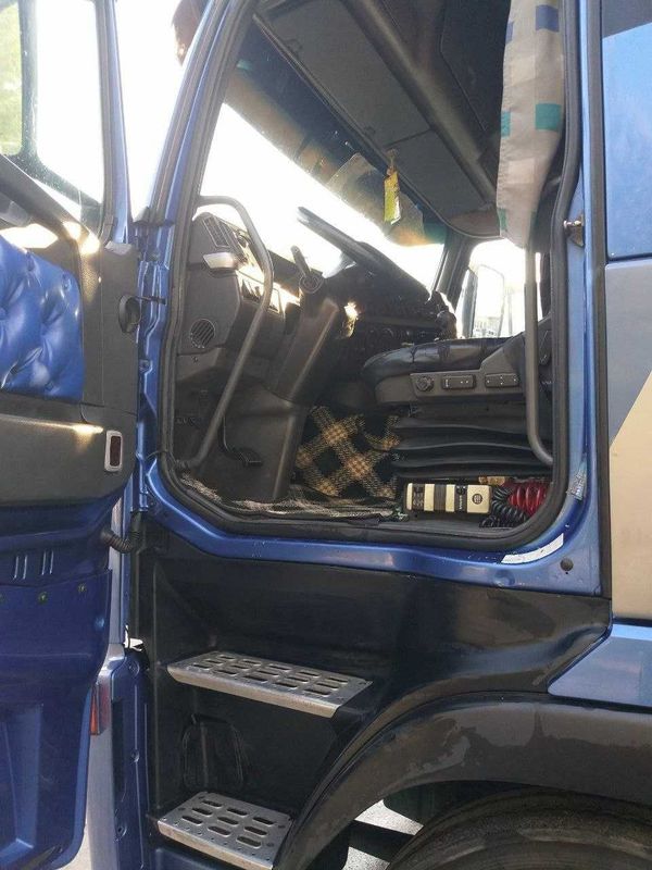 Тягач volvo fh12 evro3 2004 yil