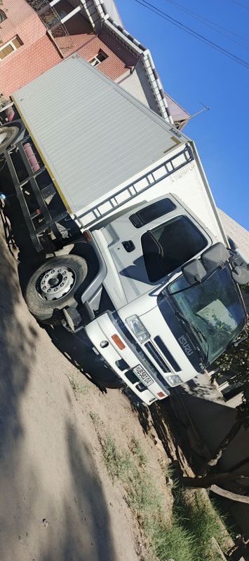 Isuzu 10 tonnalik 2021 sotiladi Isuzu 10 tonnalik 2021 sotiladi