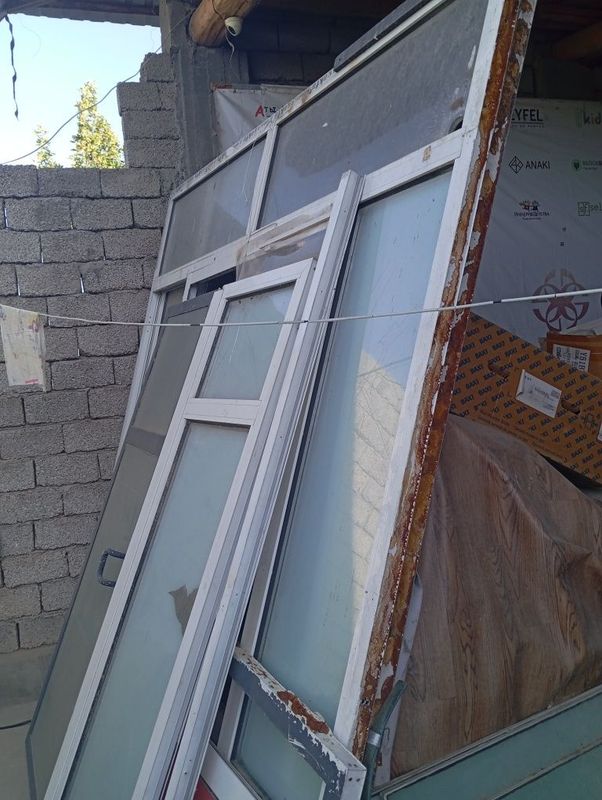 Продам окна алюминиевые Продам окна алюминиевые