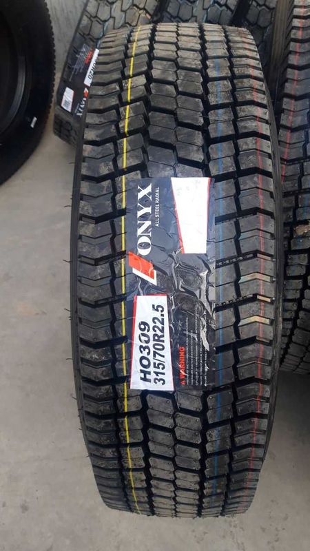 Фурный балон 315/70R22.5 задний ONYX - 195$