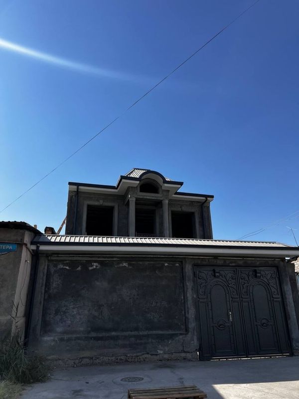 Продаётся Дом на Мирзо Улугбекском районе Олтин Тепа Продаётся Дом на Мирзо Улугбекском районе Олтин Тепа