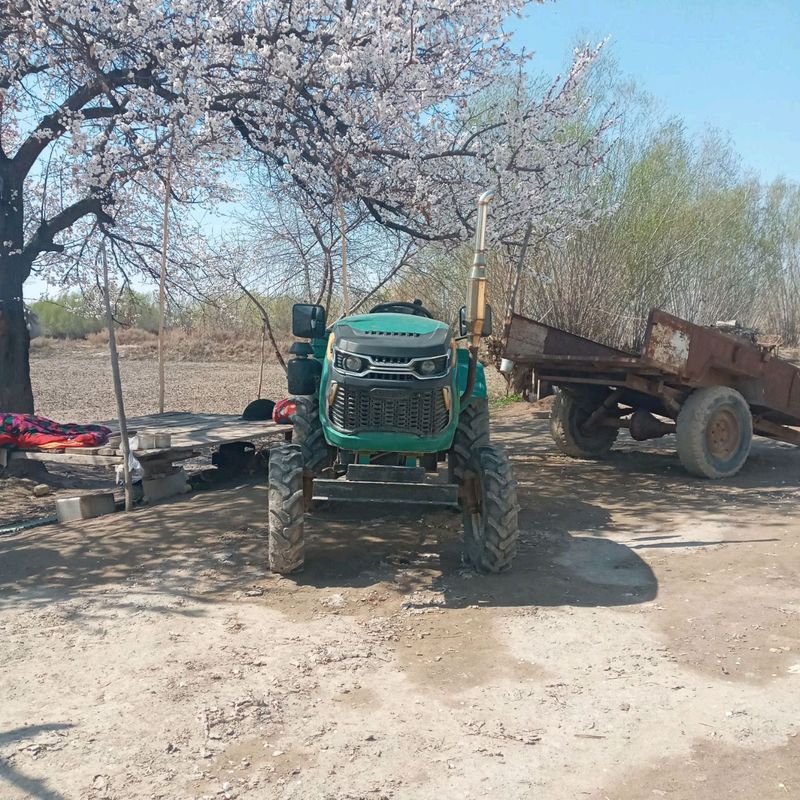 Traktor ZUBR brendi Traktor ZUBR brendi