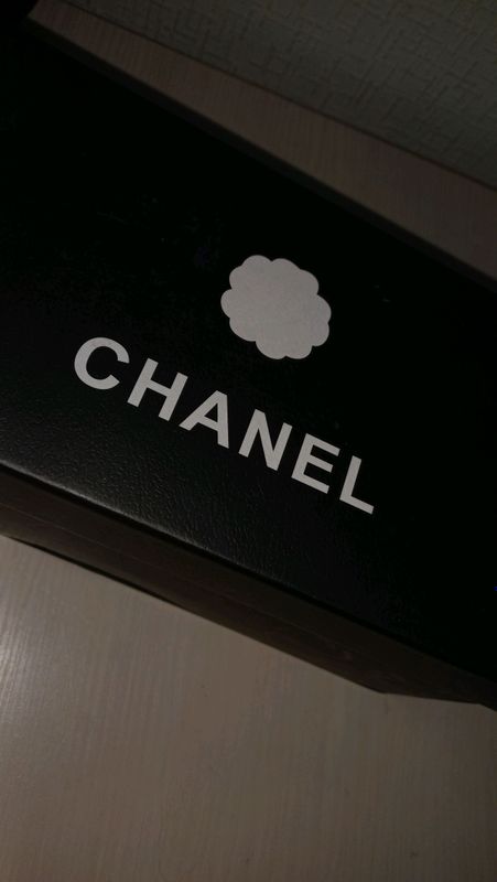 yangi CHANEL BALETKA KIYILMAGAN yangi CHANEL BALETKA KIYILMAGAN