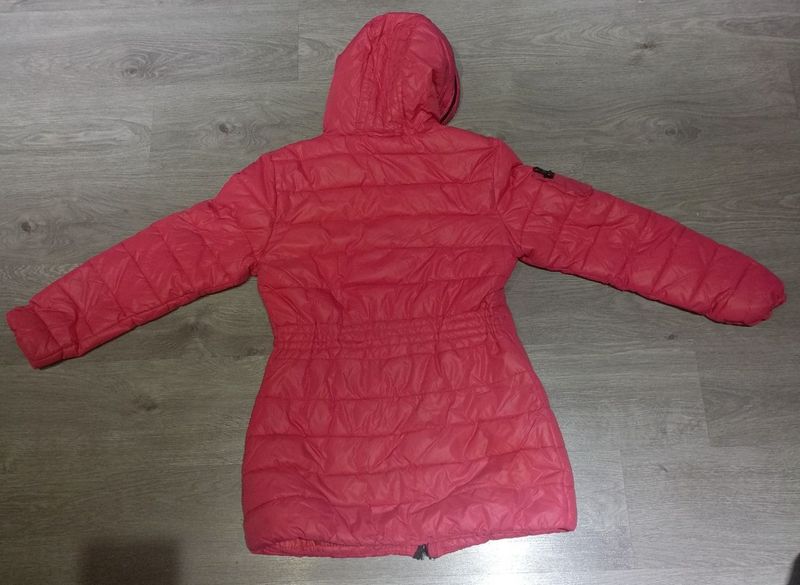 Продам женскую куртку