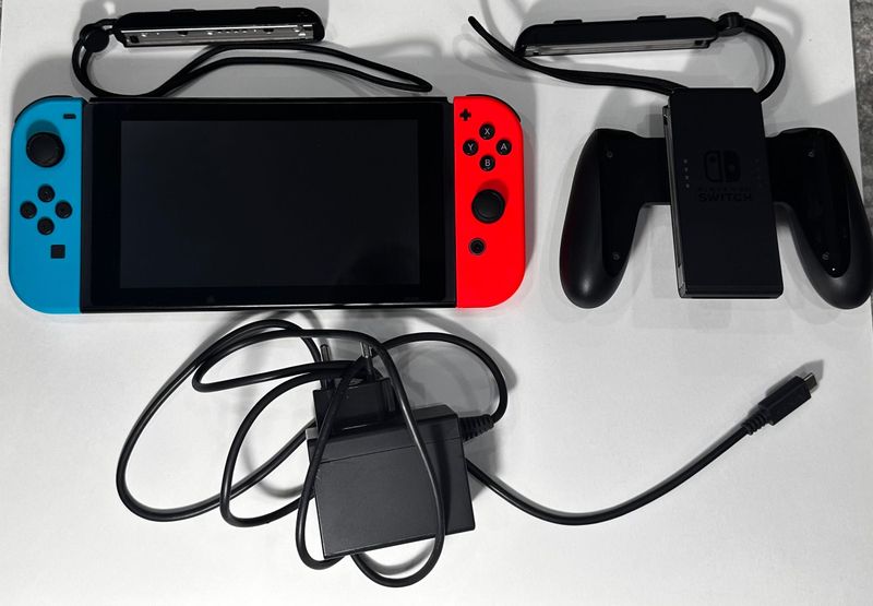 Nintendo Switch , Первая Ревизия Nintendo Switch , Первая Ревизия