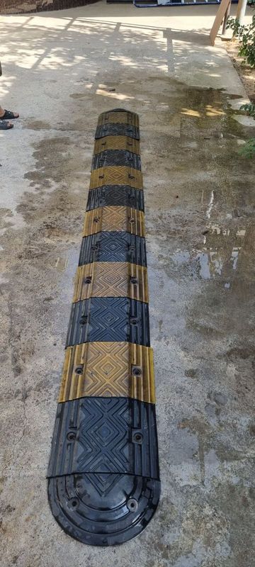 Лежачий полицейский Sotiladi 330 metr