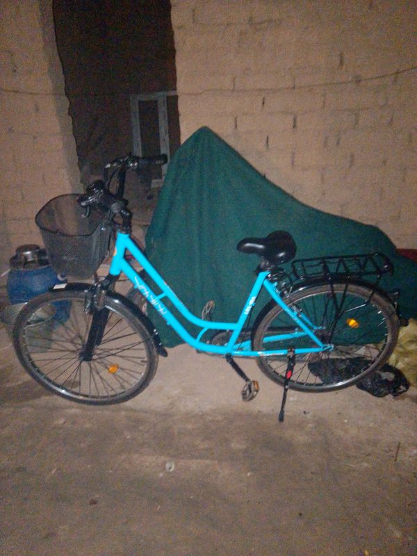 SOTILADI VELOSEPED RASIYADAN KELGAN YANGI ZOR SOTILADI VELOSEPED RASIYADAN KELGAN YANGI ZOR