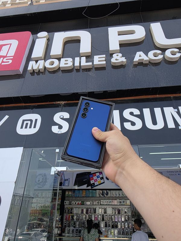 Samsung S25 12/128 Gb Samsung S25 12/128 Gb