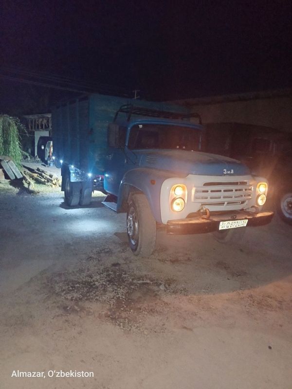 ZIL 130 sotiladi