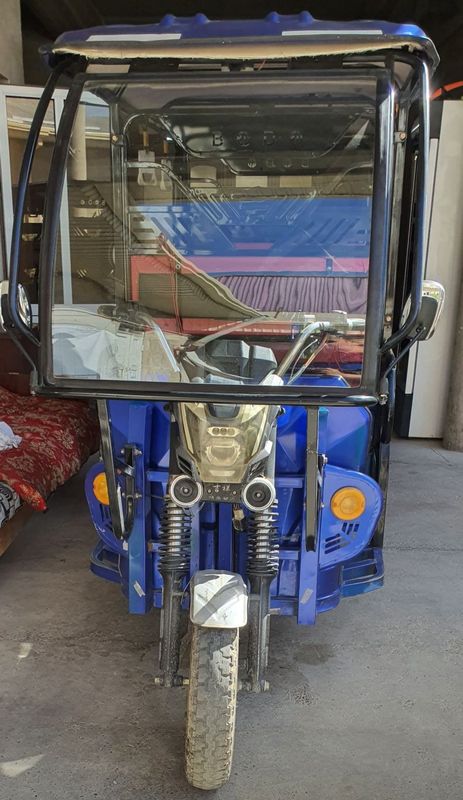 Bodo riksha odam toshiykon
