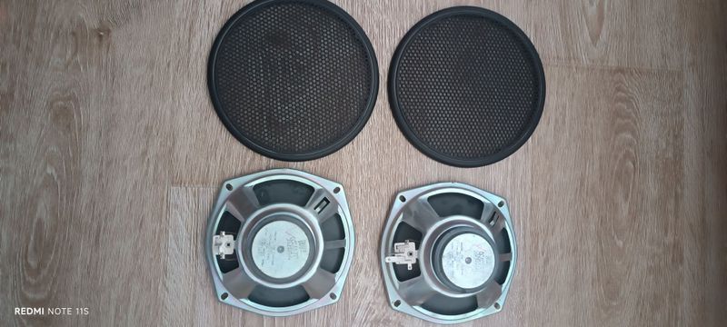 Продам колонки для авто НЕКСИЯ 3(задние) Продам колонки для авто НЕКСИЯ 3(задние)
