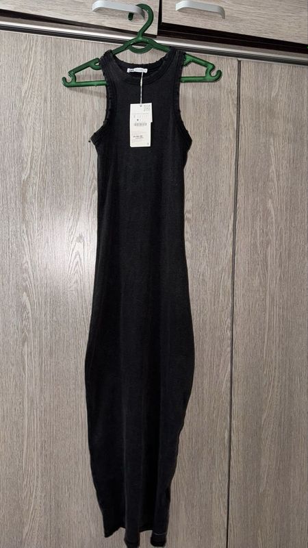 Новое с биркой платье Zara размер s Новое с биркой платье Zara размер s