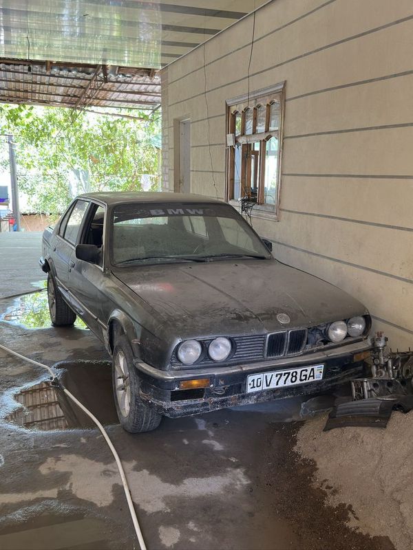BMW E30 1984 yil 2ta motor qoshib beriladi BMW E30 1984 yil 2ta motor qoshib beriladi