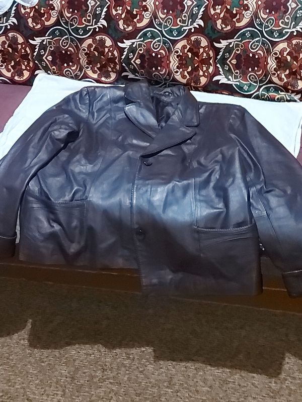 Продам  куртка  женская  новая