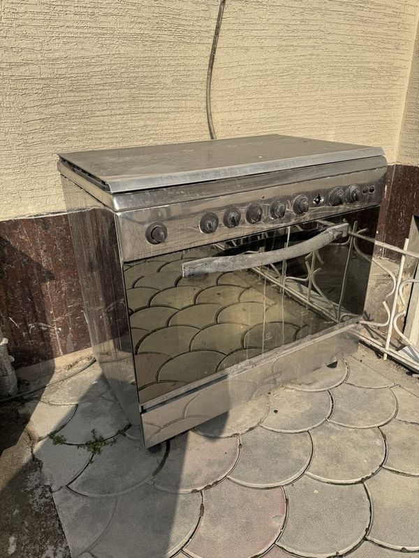 Газ плита Indesit