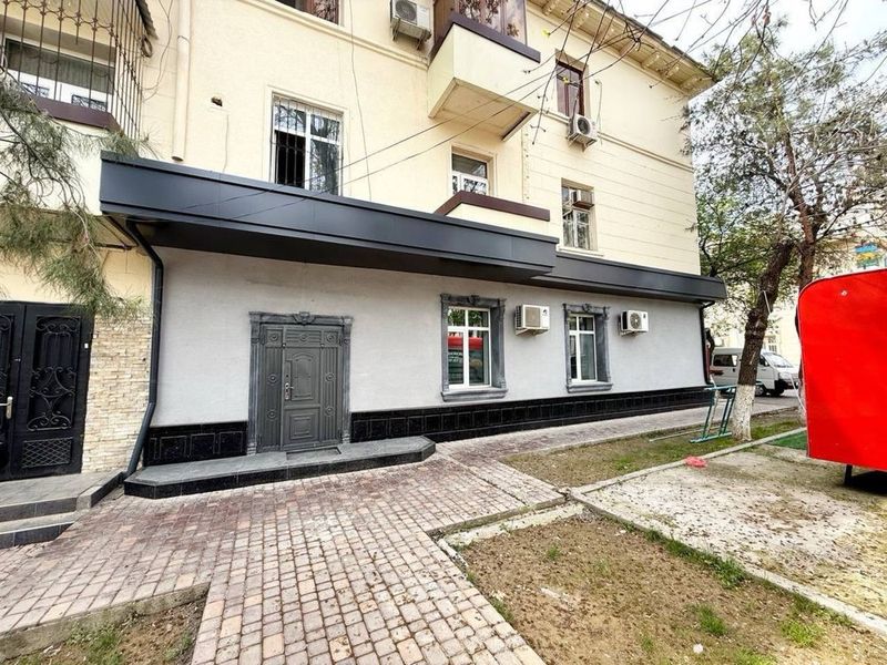 Продается нежилое помещение+терасса-185 м2 на 1 ЛИНИИ!Нукус Глинка ГАИ Продается нежилое помещение+терасса-185 м2 на 1 ЛИНИИ!Нукус Глинка ГАИ
