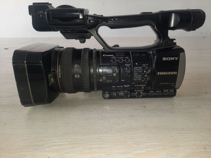 Продаётса Камера sony NX3 Продаётса Камера sony NX3