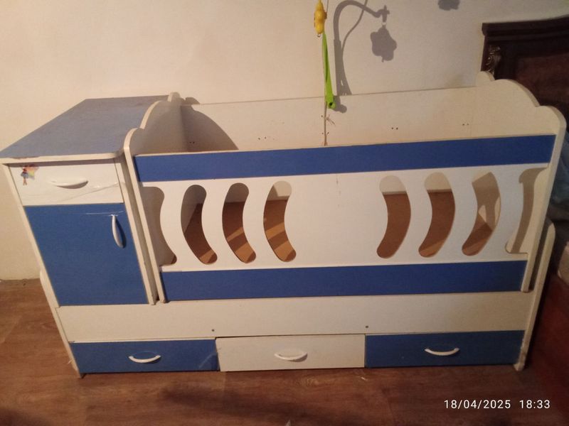 Kravat detskiy srochna sotiladi Kravat detskiy srochna sotiladi