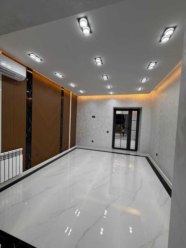 Бадамзар, вдоль торговой улицы, 44 м2. арендатор внутри 1500$