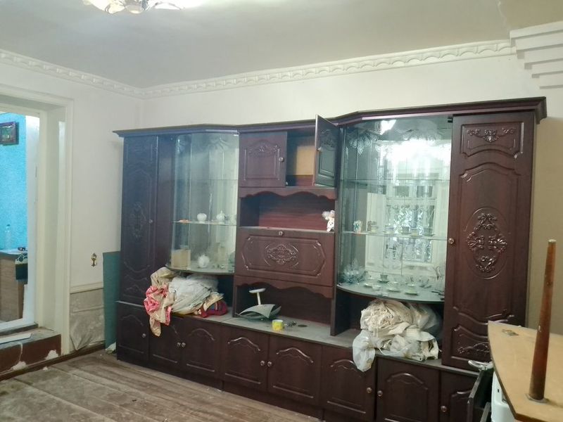 Стенка сотилади срочно