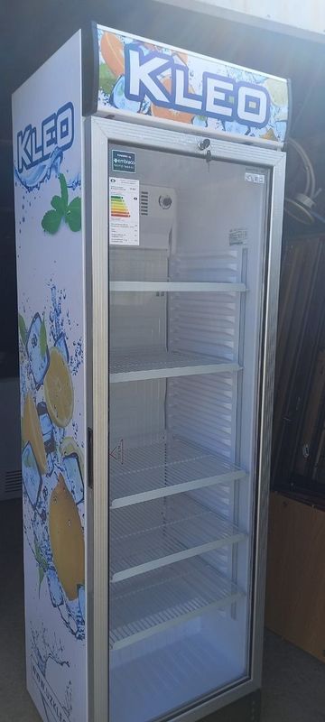 Витринный холодильник Витринный холодильник